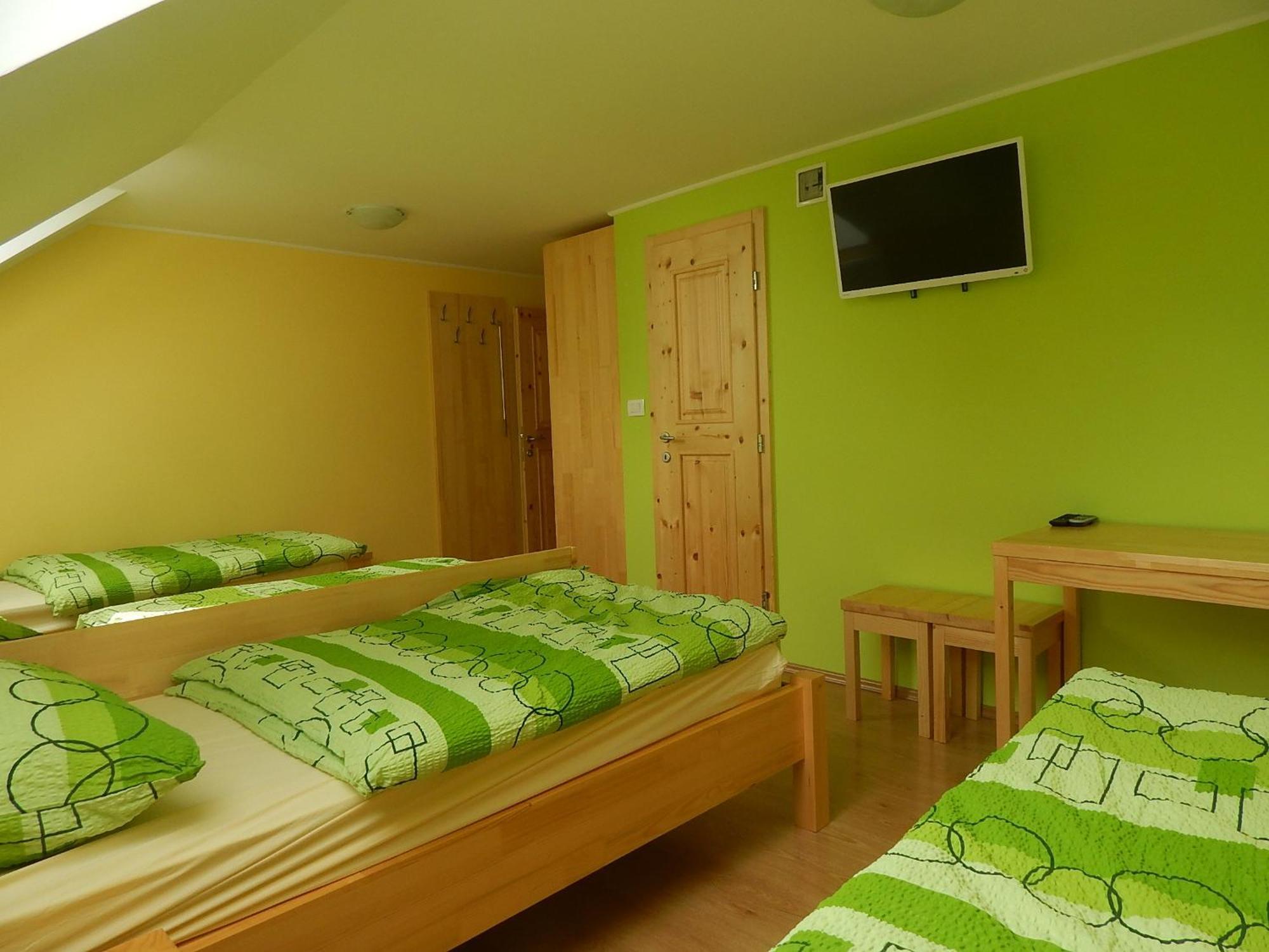Guest House Pr Ambruzarju & Apartments Cerklje na Gorenjskem Habitación foto